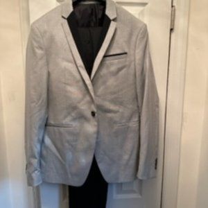 ZARA Men's Gray Tuxedo, Size 42 Jacket, Size 31 Pants.